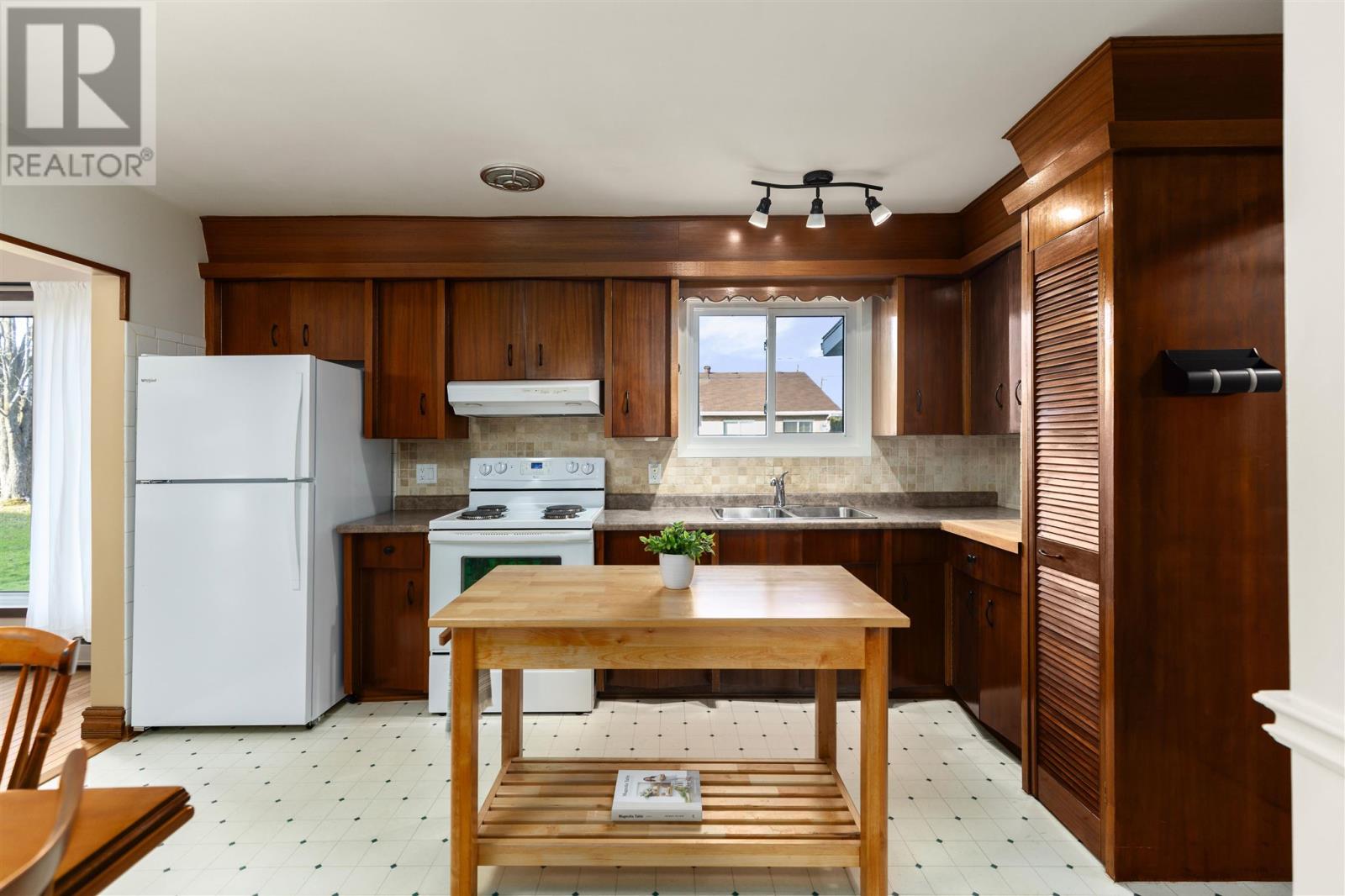 380 Sussex Rd, Sault Ste. Marie, Ontario P6C 2S6 - Photo 8 - SM253195