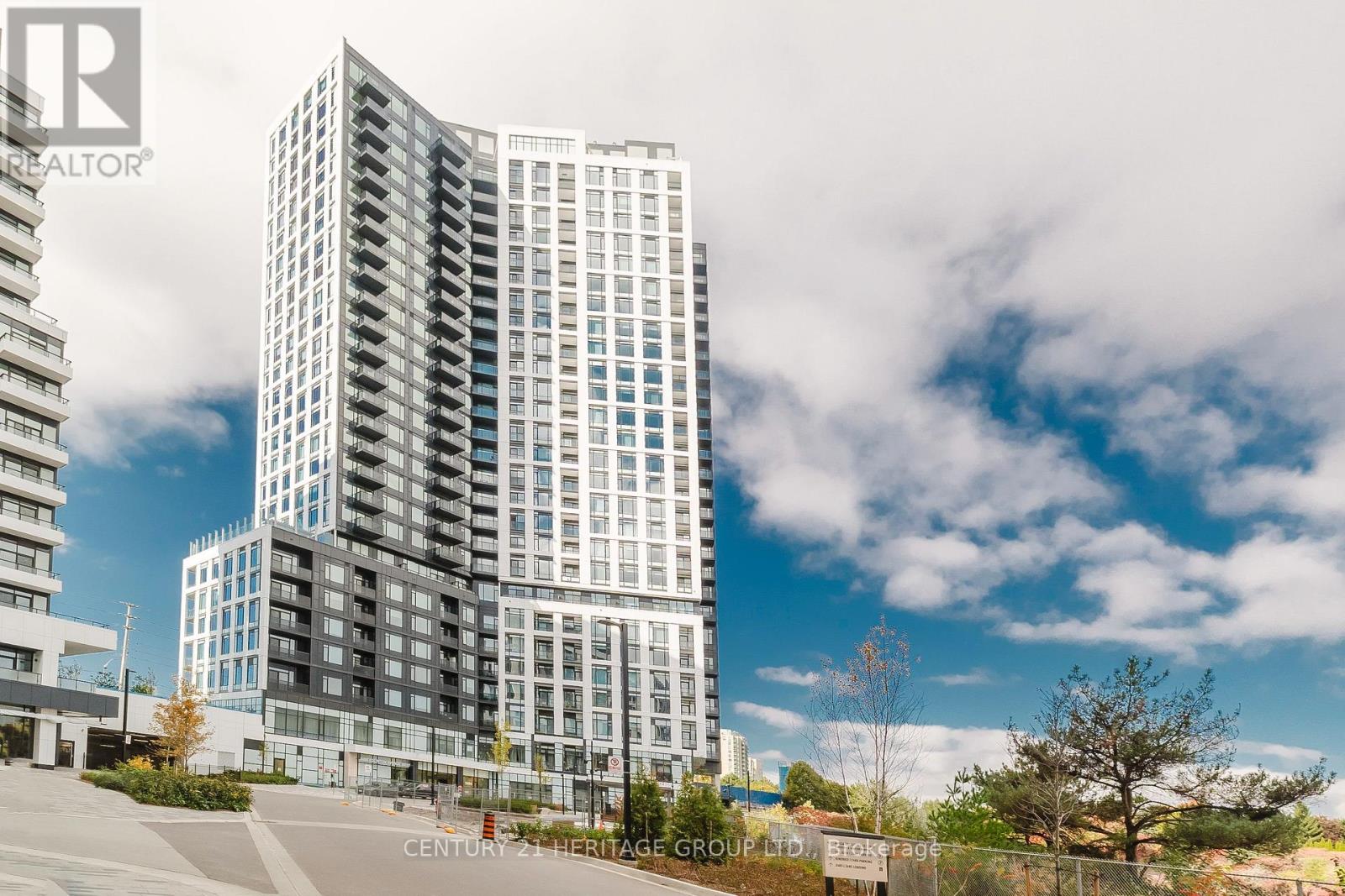 1411 - 2495 Eglinton Avenue W, Mississauga, Ontario  L5M 2T2 - Photo 2 - W12518858