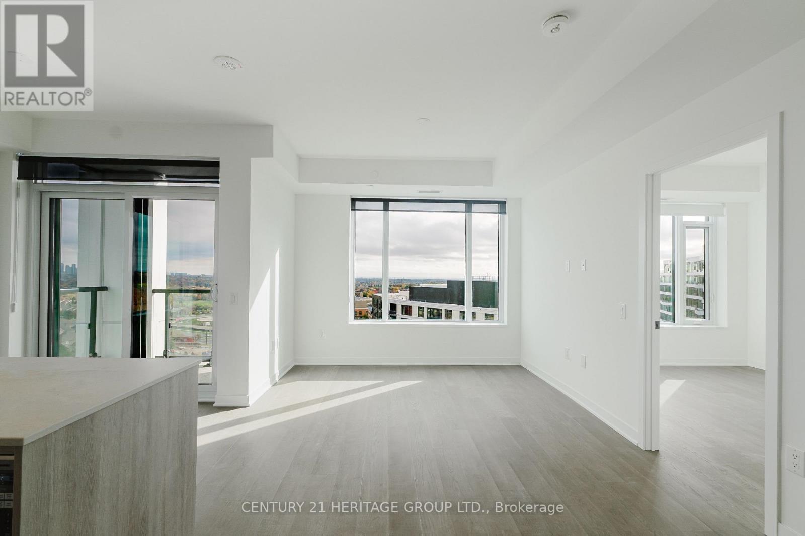 1411 - 2495 Eglinton Avenue W, Mississauga, Ontario  L5M 2T2 - Photo 3 - W12518858