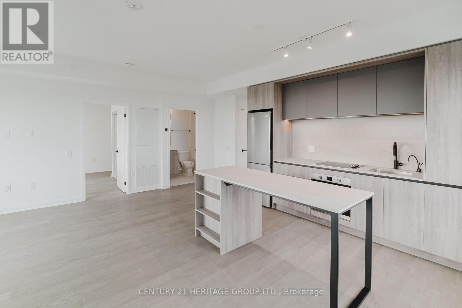 1411 - 2495 Eglinton Avenue W, Mississauga, Ontario  L5M 2T2 - Photo 5 - W12518858