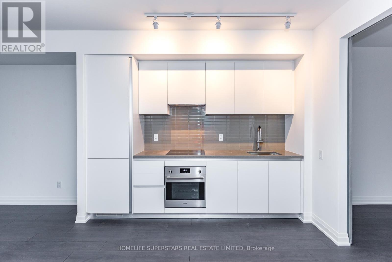 2411 - 4015 The Exchange W, Mississauga, Ontario  L5B 0N9 - Photo 4 - W12518888