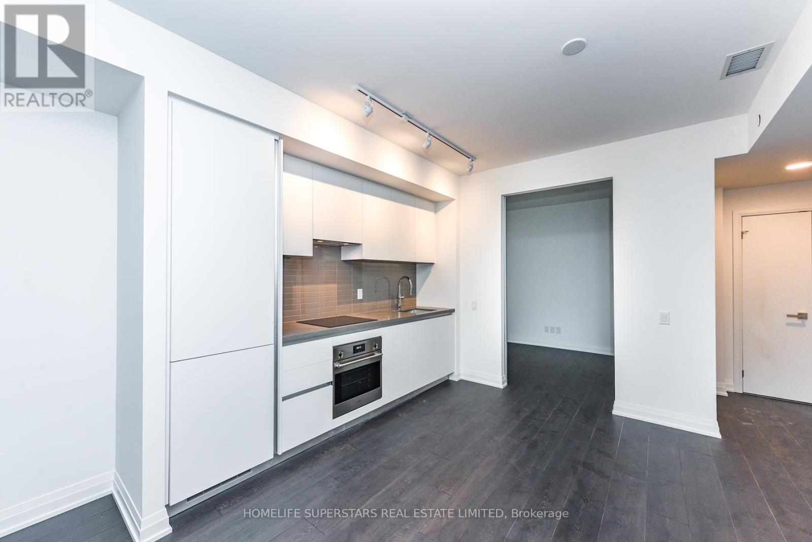 2411 - 4015 The Exchange W, Mississauga, Ontario  L5B 0N9 - Photo 8 - W12518888