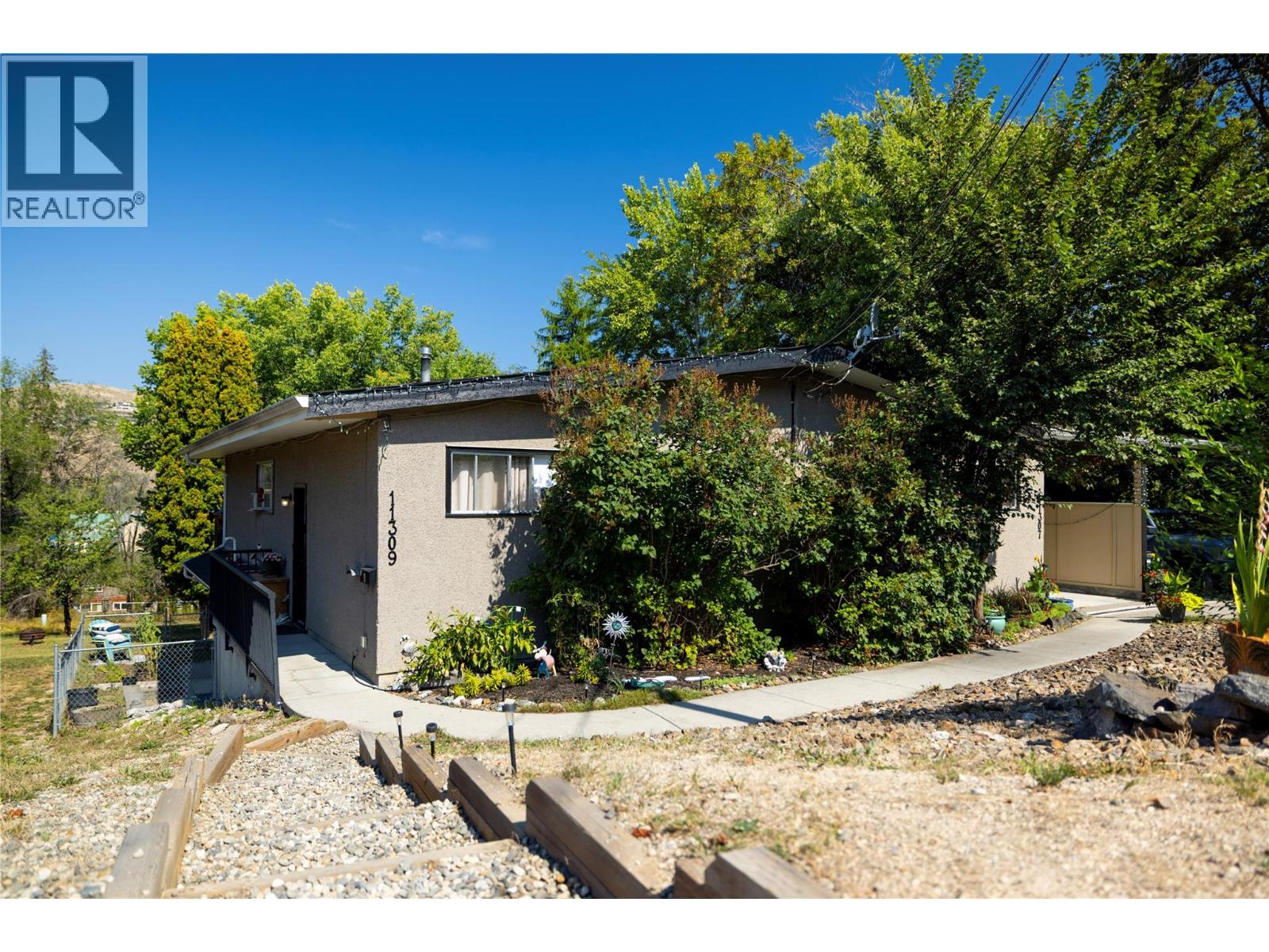 11309 Coldstream Creek Road, Coldstream, British Columbia  V1B 1E1 - Photo 3 - 10365428