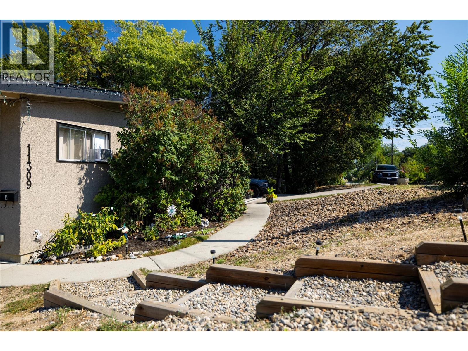 11309 Coldstream Creek Road, Coldstream, British Columbia  V1B 1E1 - Photo 4 - 10365428