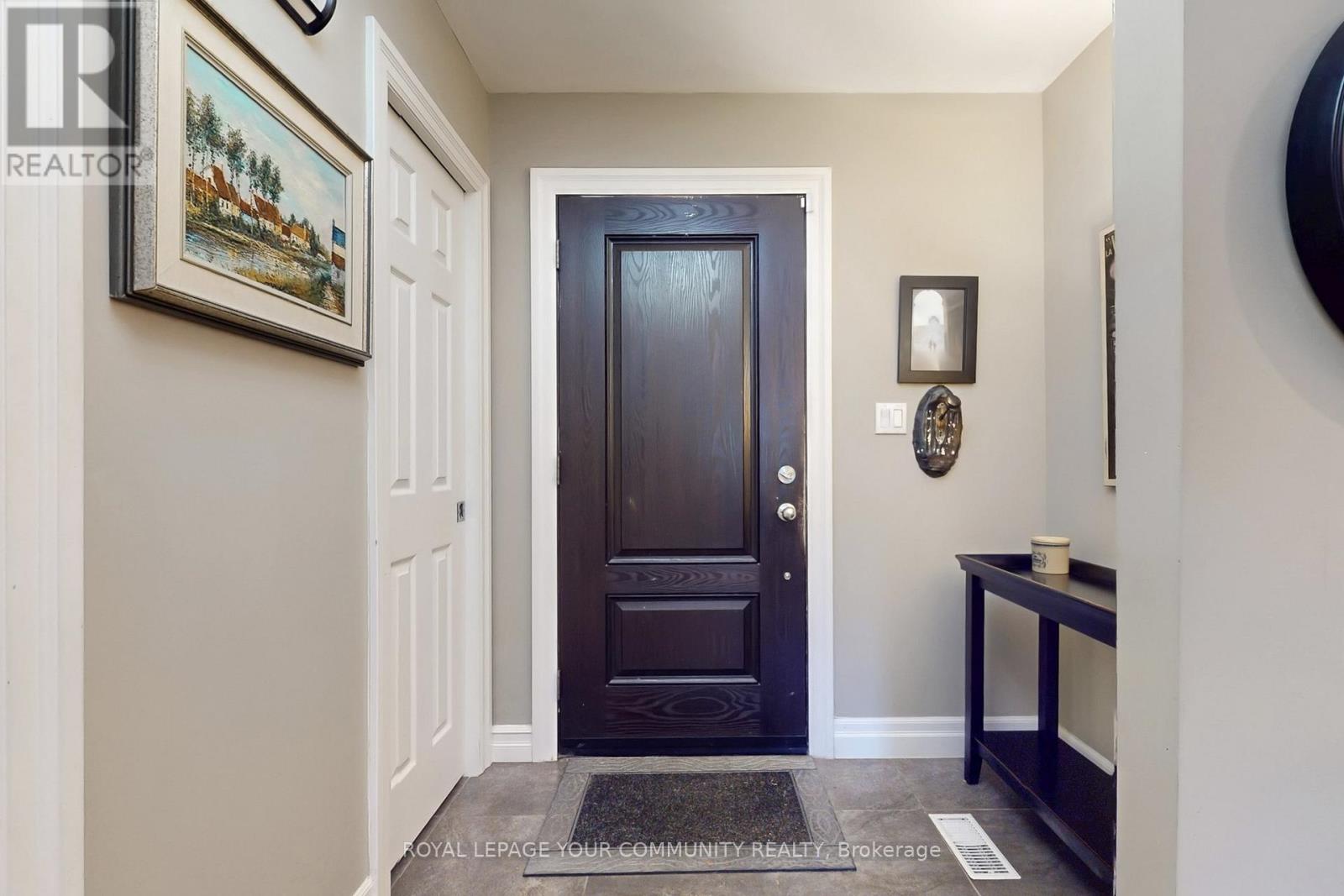 2169 Paisley Avenue, Burlington, Ontario  L7R 1W1 - Photo 3 - W12518930