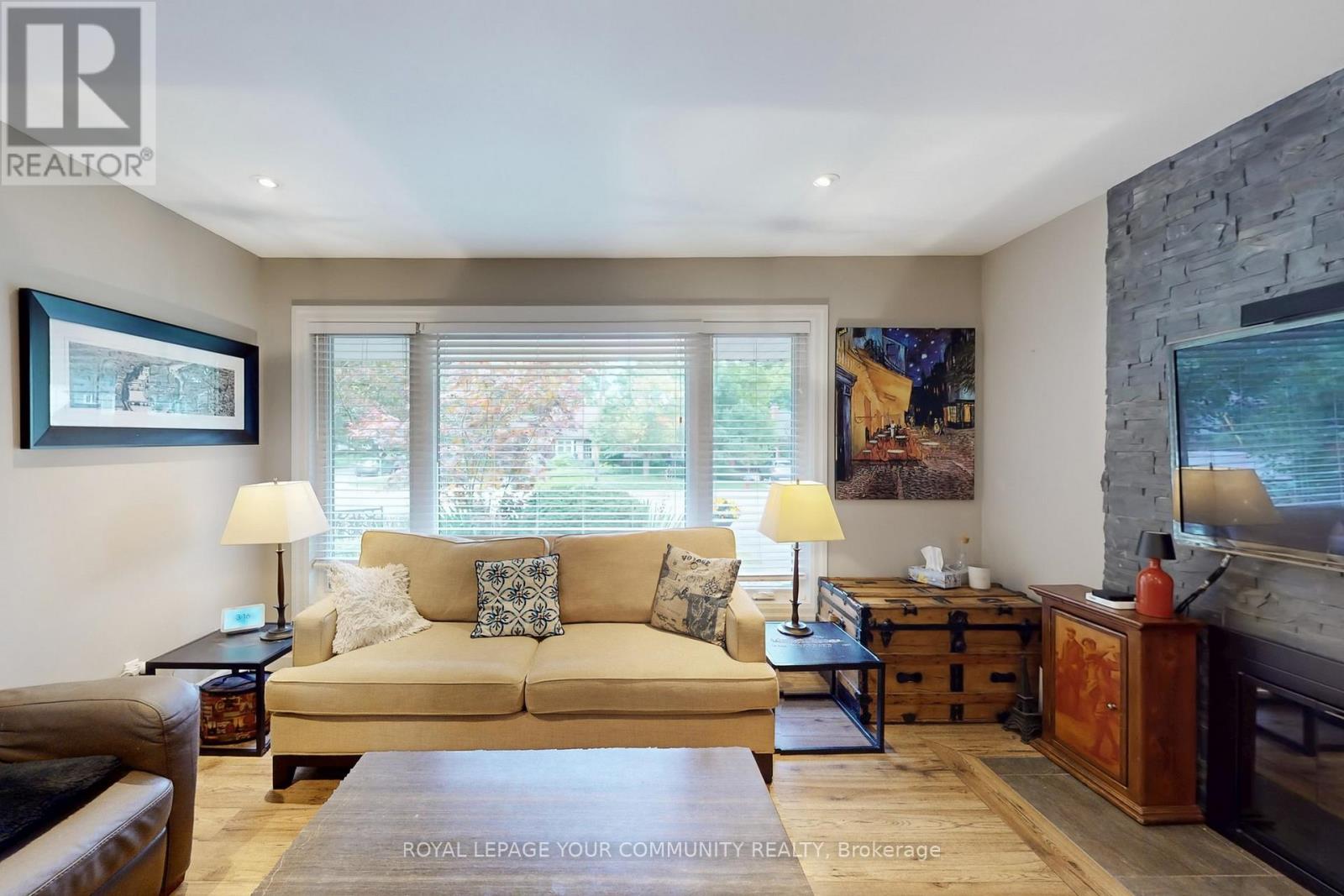 2169 Paisley Avenue, Burlington, Ontario  L7R 1W1 - Photo 7 - W12518930