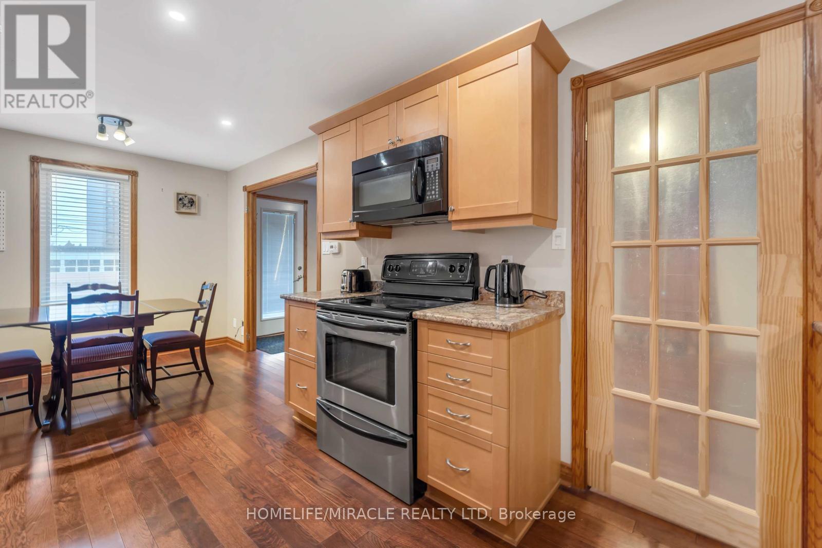 48 Park Street W, Mississauga, Ontario  L5H 1G7 - Photo 13 - W12518972