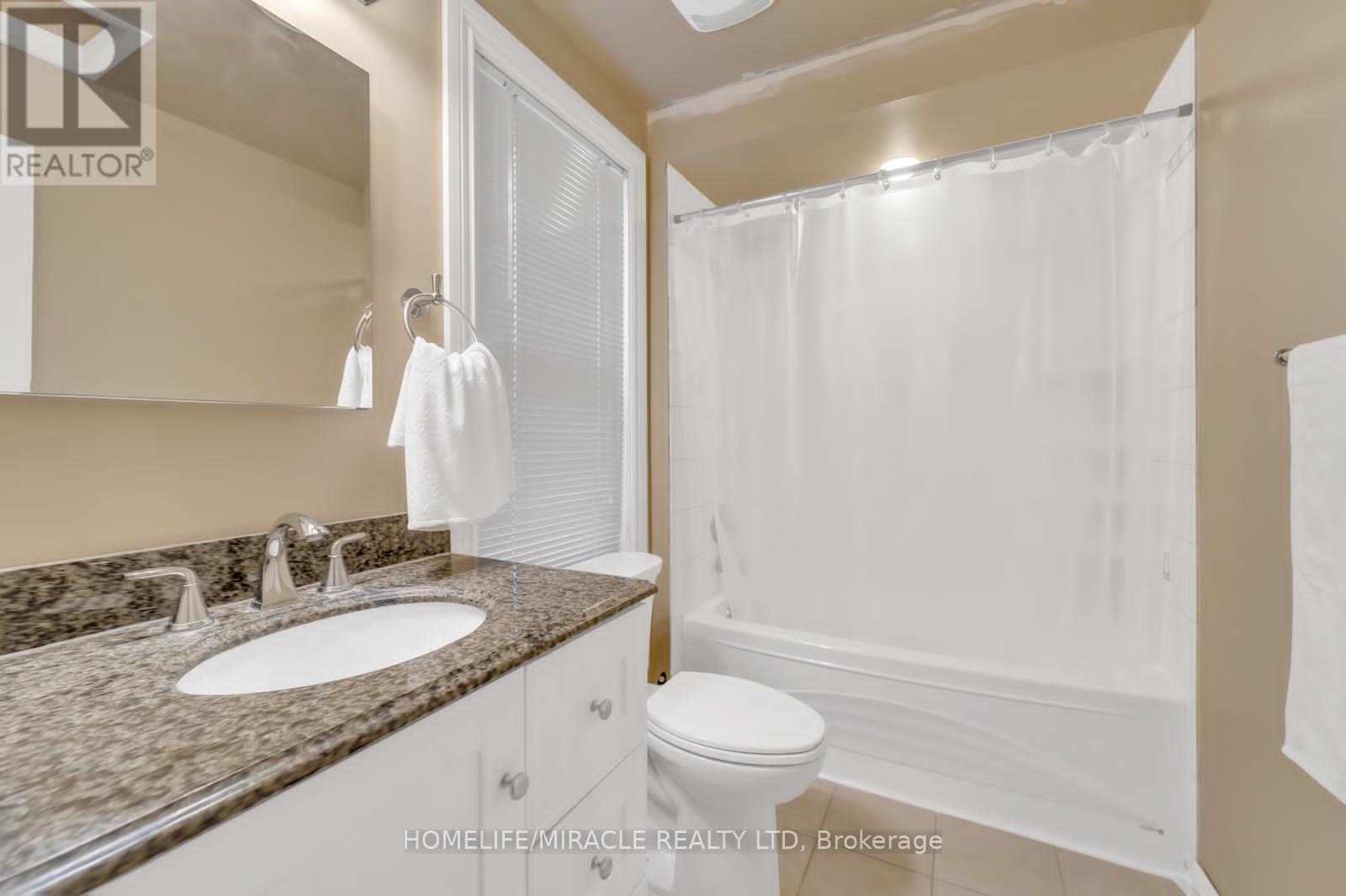 48 Park Street W, Mississauga, Ontario  L5H 1G7 - Photo 14 - W12518972