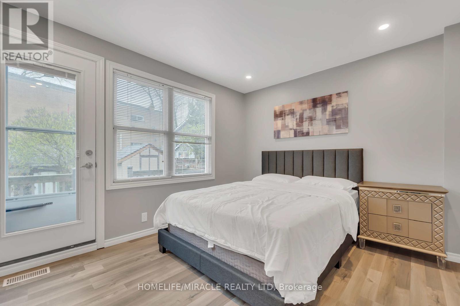 48 Park Street W, Mississauga, Ontario  L5H 1G7 - Photo 16 - W12518972