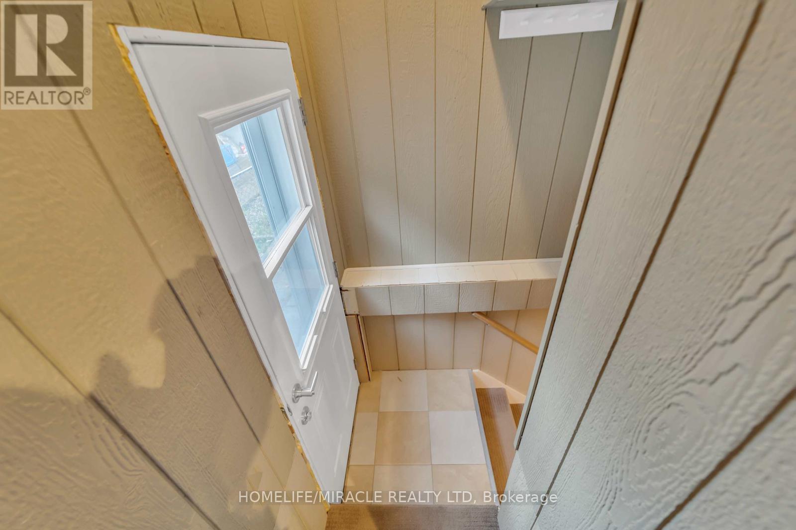 48 Park Street W, Mississauga, Ontario  L5H 1G7 - Photo 17 - W12518972