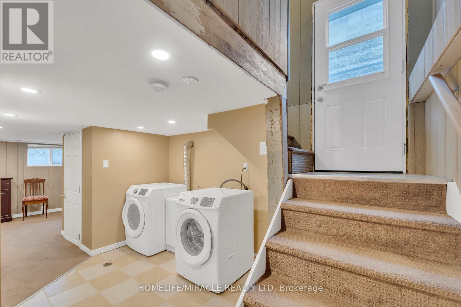 48 Park Street W, Mississauga, Ontario  L5H 1G7 - Photo 19 - W12518972