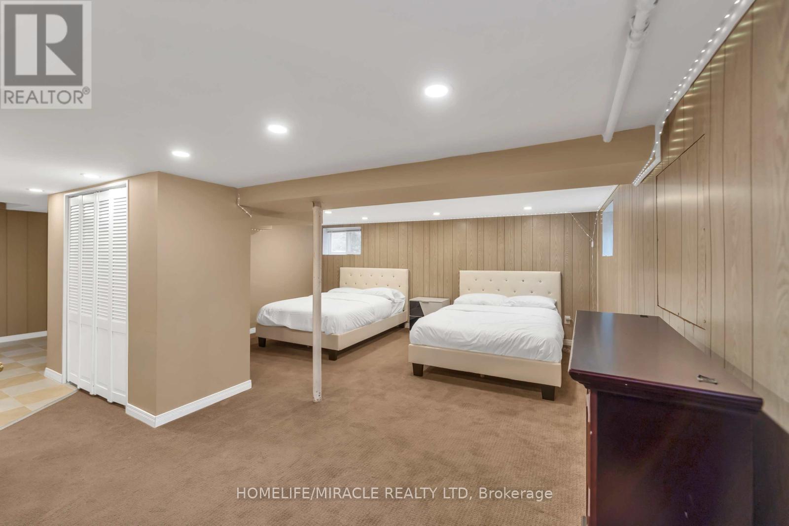 48 Park Street W, Mississauga, Ontario  L5H 1G7 - Photo 22 - W12518972