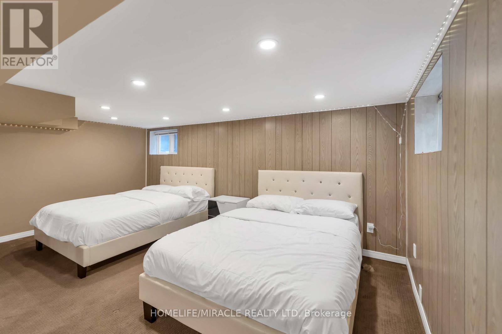 48 Park Street W, Mississauga, Ontario  L5H 1G7 - Photo 23 - W12518972