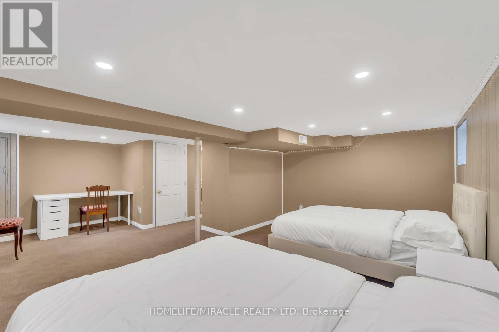 48 Park Street W, Mississauga, Ontario  L5H 1G7 - Photo 24 - W12518972