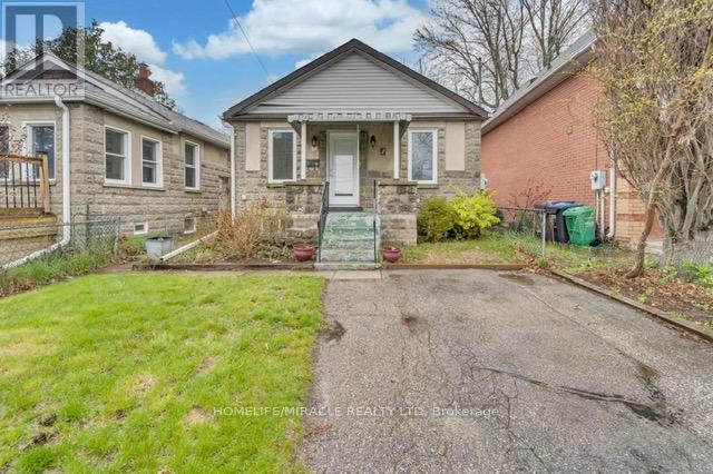 48 Park Street W, Mississauga, Ontario  L5H 1G7 - Photo 3 - W12518972