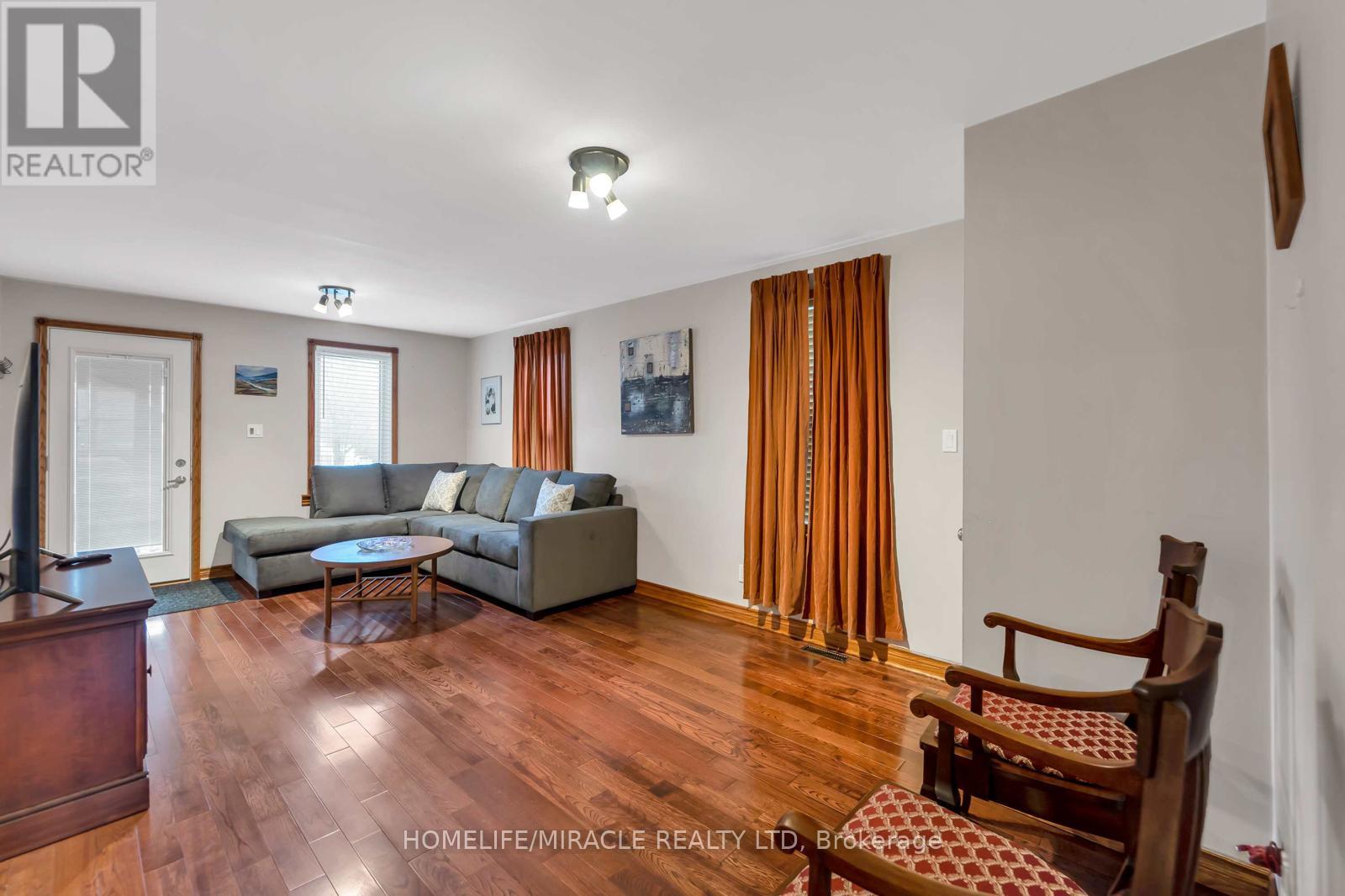 48 Park Street W, Mississauga, Ontario  L5H 1G7 - Photo 7 - W12518972