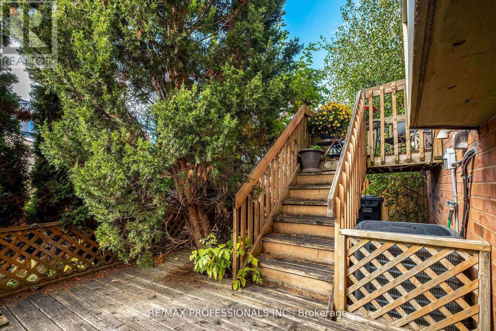 65 Hickorybush Avenue, Brampton, Ontario  L6R 1C8 - Photo 46 - W12518978