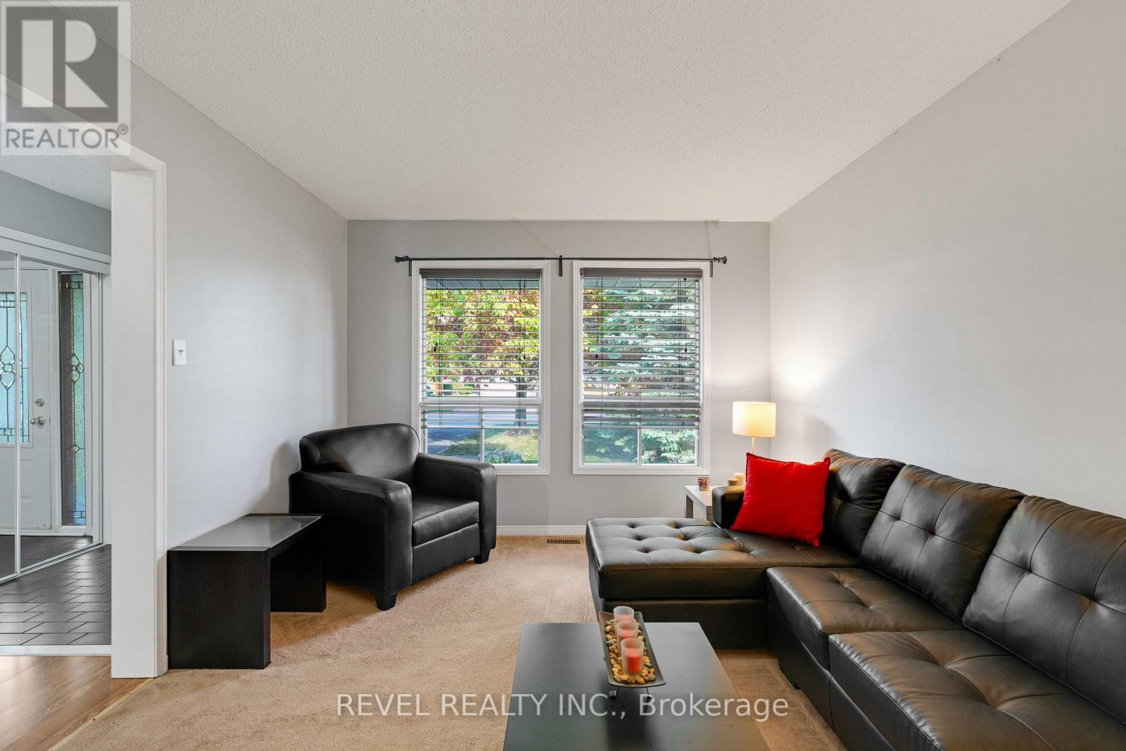 42 Deer Valley Drive, Caledon, Ontario  L7E 2E5 - Photo 4 - W12518994