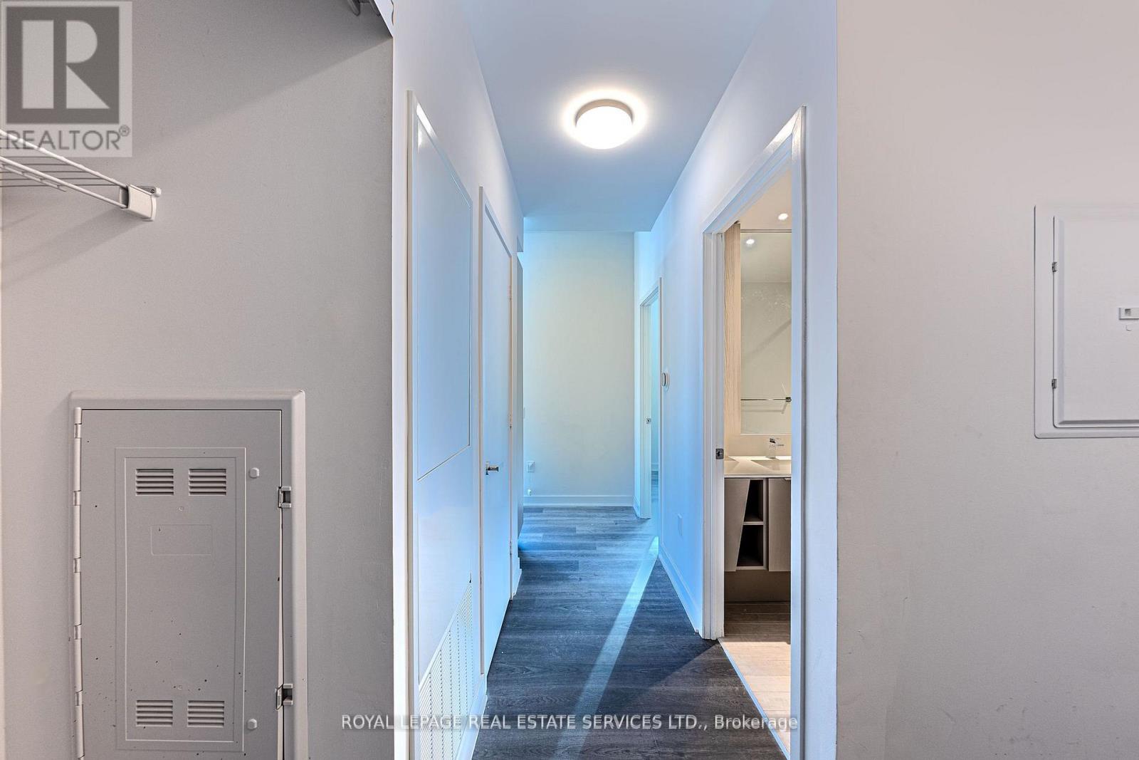 4203 - 3900 Confederation Parkway, Mississauga, Ontario  L5B 0M3 - Photo 26 - W12518996