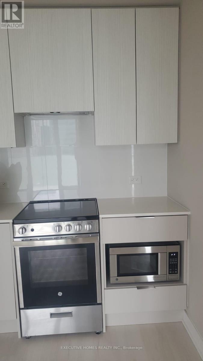 801 - 3900 Confederation Parkway, Mississauga, Ontario  L5B 4M6 - Photo 4 - W12519000