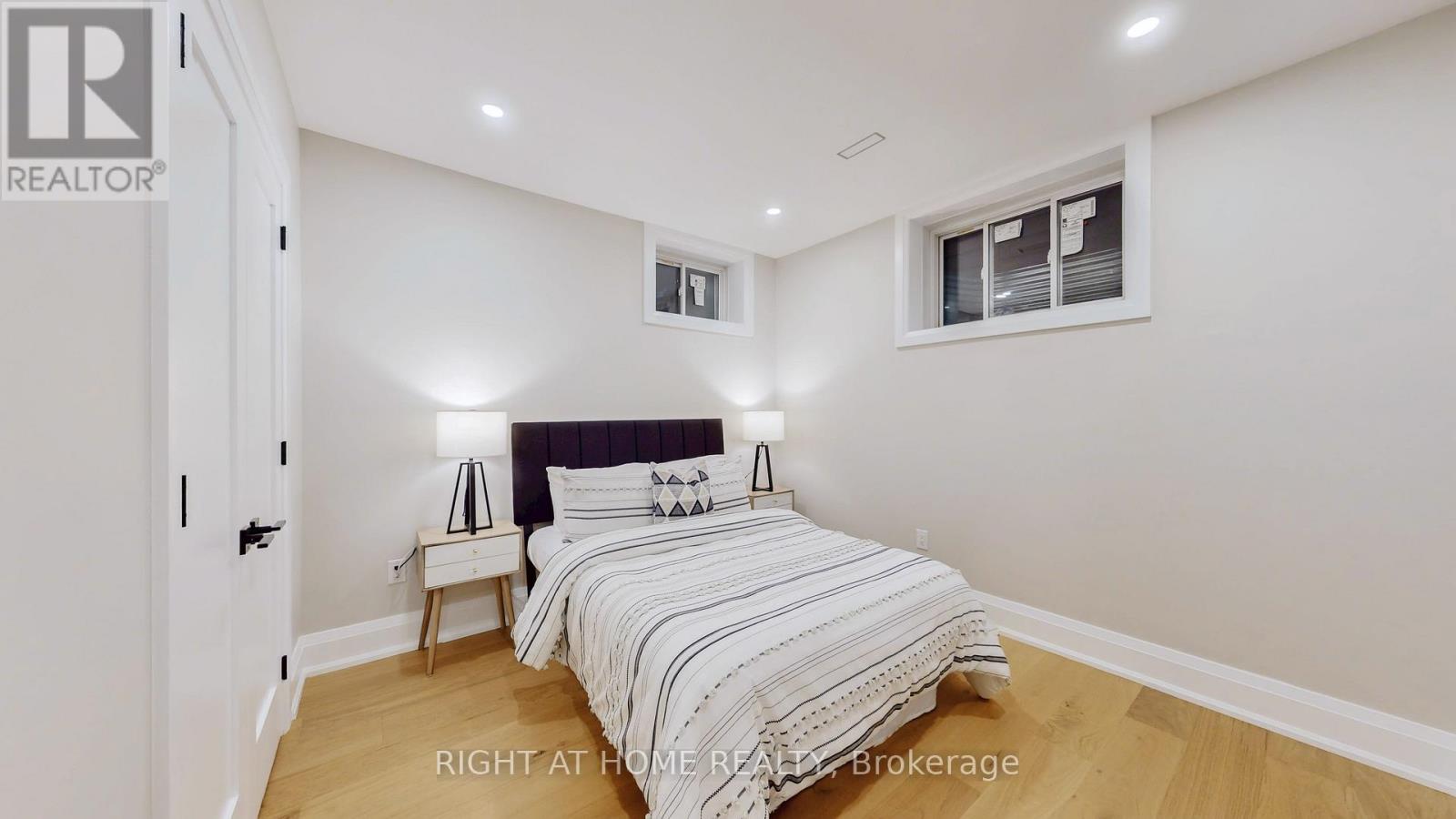 333 Silvana Crescent, Burlington, Ontario  L7L 2X5 - Photo 33 - W12519010