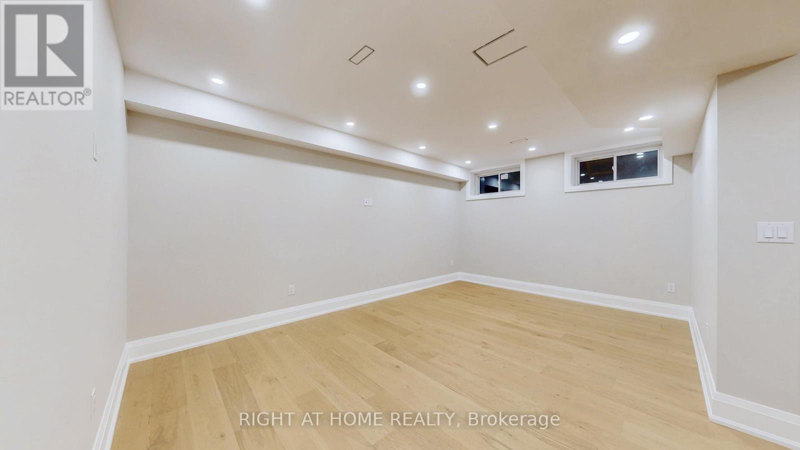 333 Silvana Crescent, Burlington, Ontario  L7L 2X5 - Photo 38 - W12519010