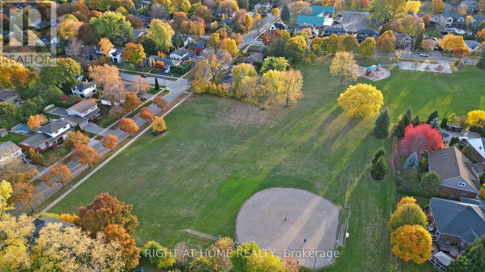333 Silvana Crescent, Burlington, Ontario  L7L 2X5 - Photo 44 - W12519010