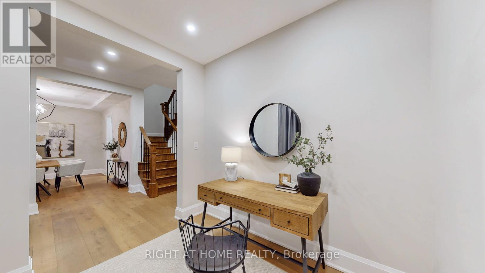 333 Silvana Crescent, Burlington, Ontario  L7L 2X5 - Photo 7 - W12519010