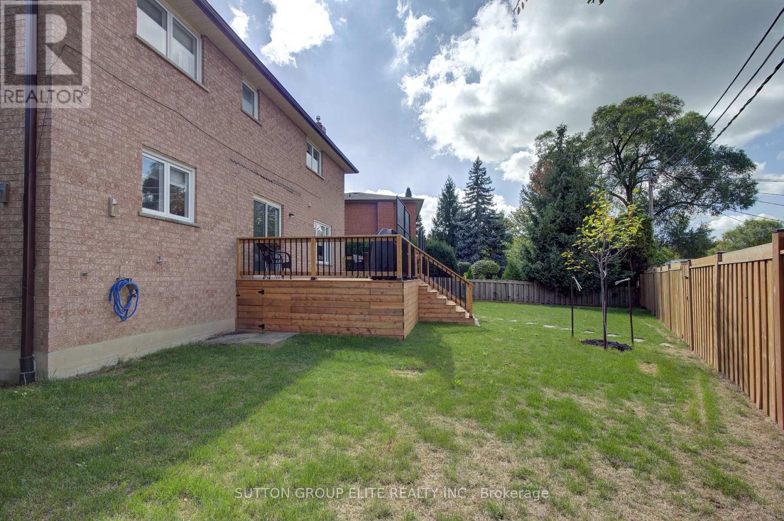 411 The Thicket, Mississauga, Ontario  L5G 4P6 - Photo 42 - W12519018