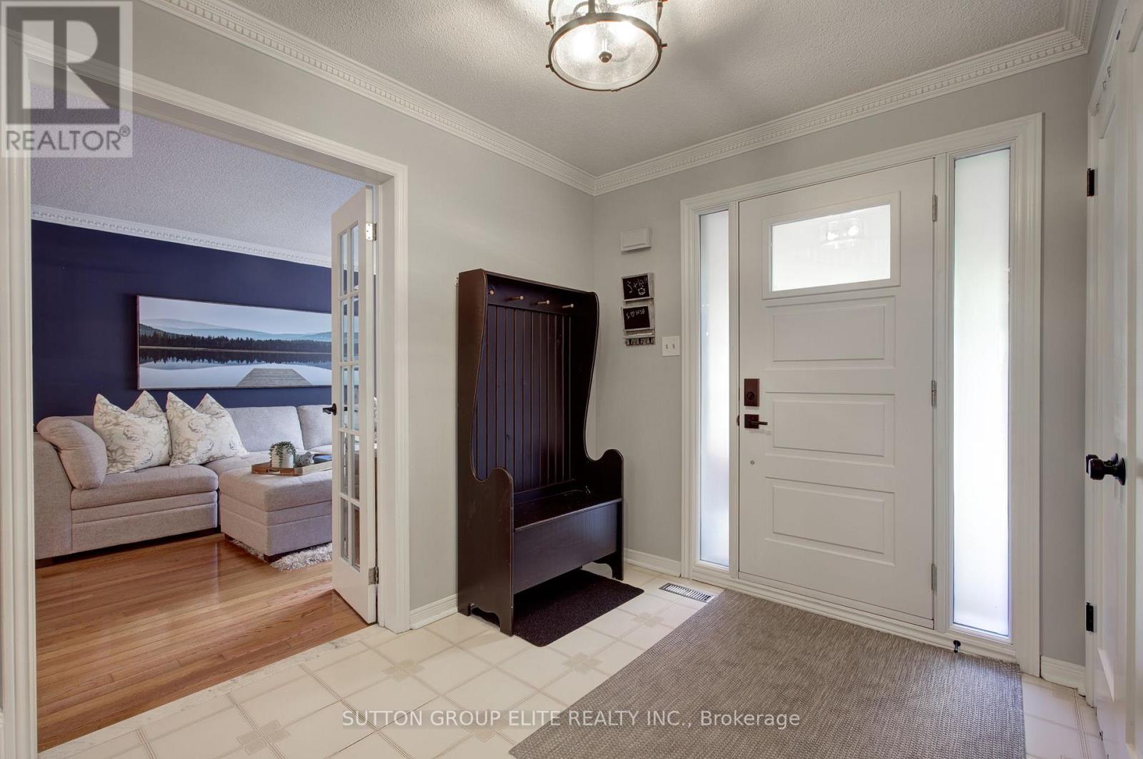 411 The Thicket, Mississauga, Ontario  L5G 4P6 - Photo 6 - W12519018