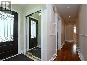 441 Saville Crescent, Oakville, Ontario  L6L 3T9 - Photo 2 - W12519034