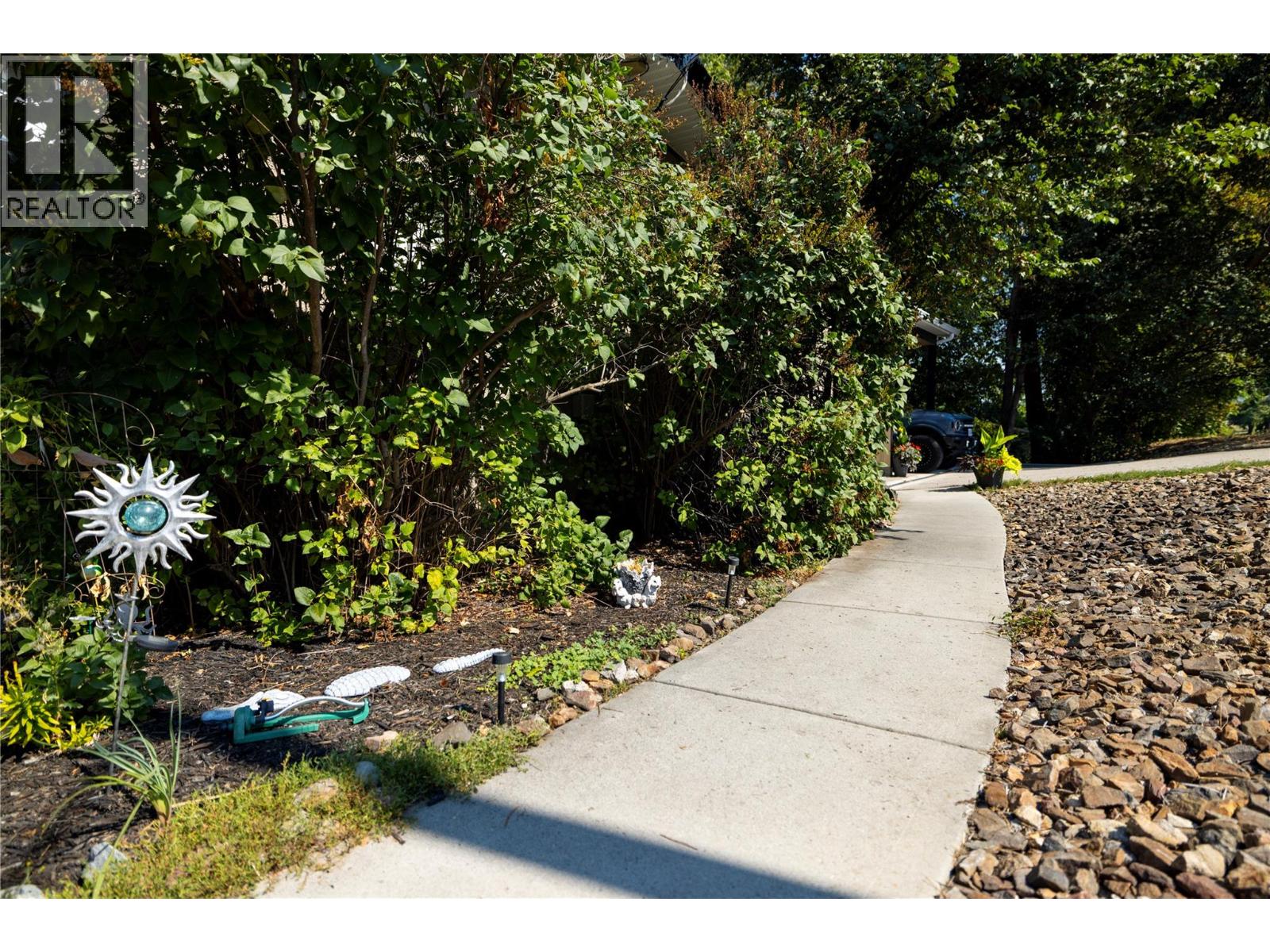 11309 Coldstream Creek Road, Coldstream, British Columbia  V1B 1E1 - Photo 16 - 10365428