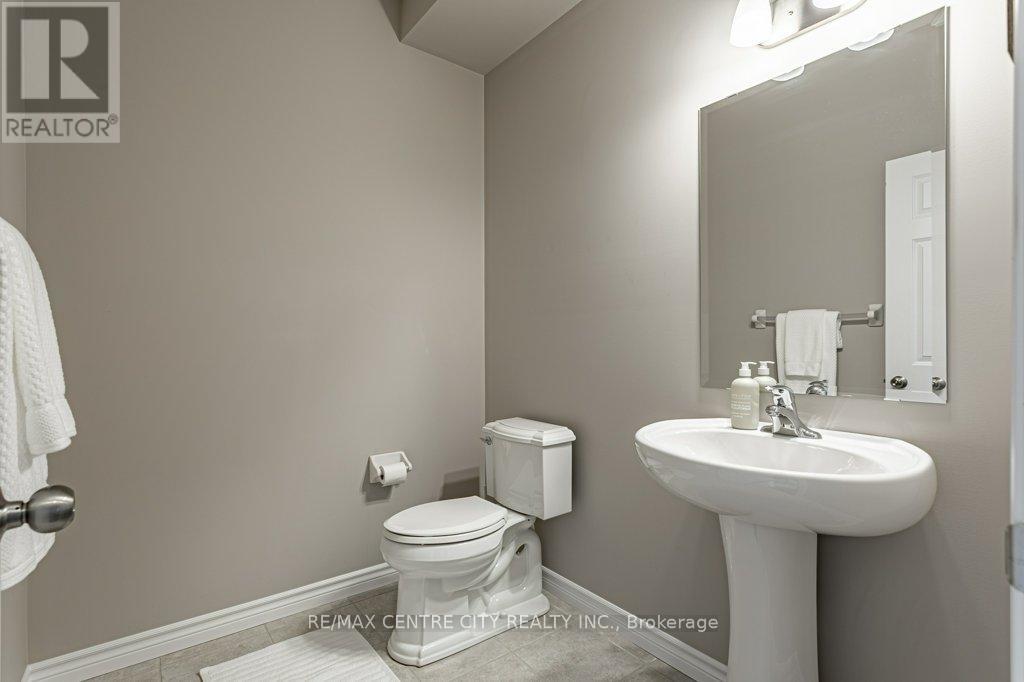 150 Queen Street, Middlesex Centre, Ontario  N0L 1R0 - Photo 8 - X12519152