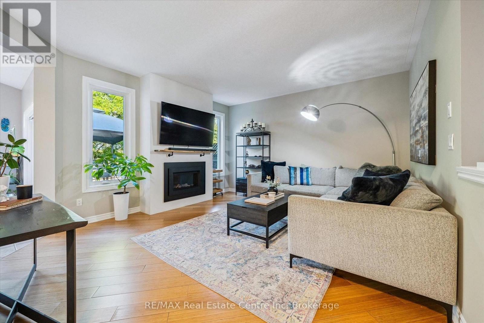 244 Carrington Drive, Guelph, Ontario  N1G 5K2 - Photo 3 - X12518388