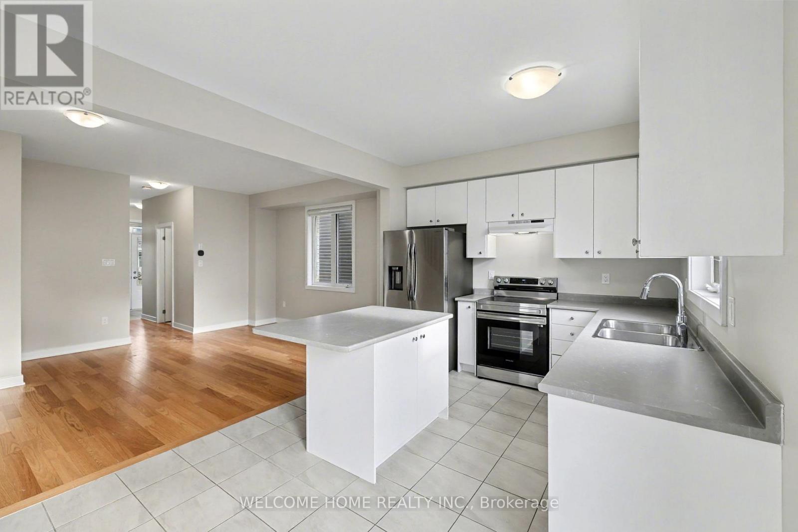 100 Keelson Street, Welland, Ontario  L3B 0M4 - Photo 3 - X12518932