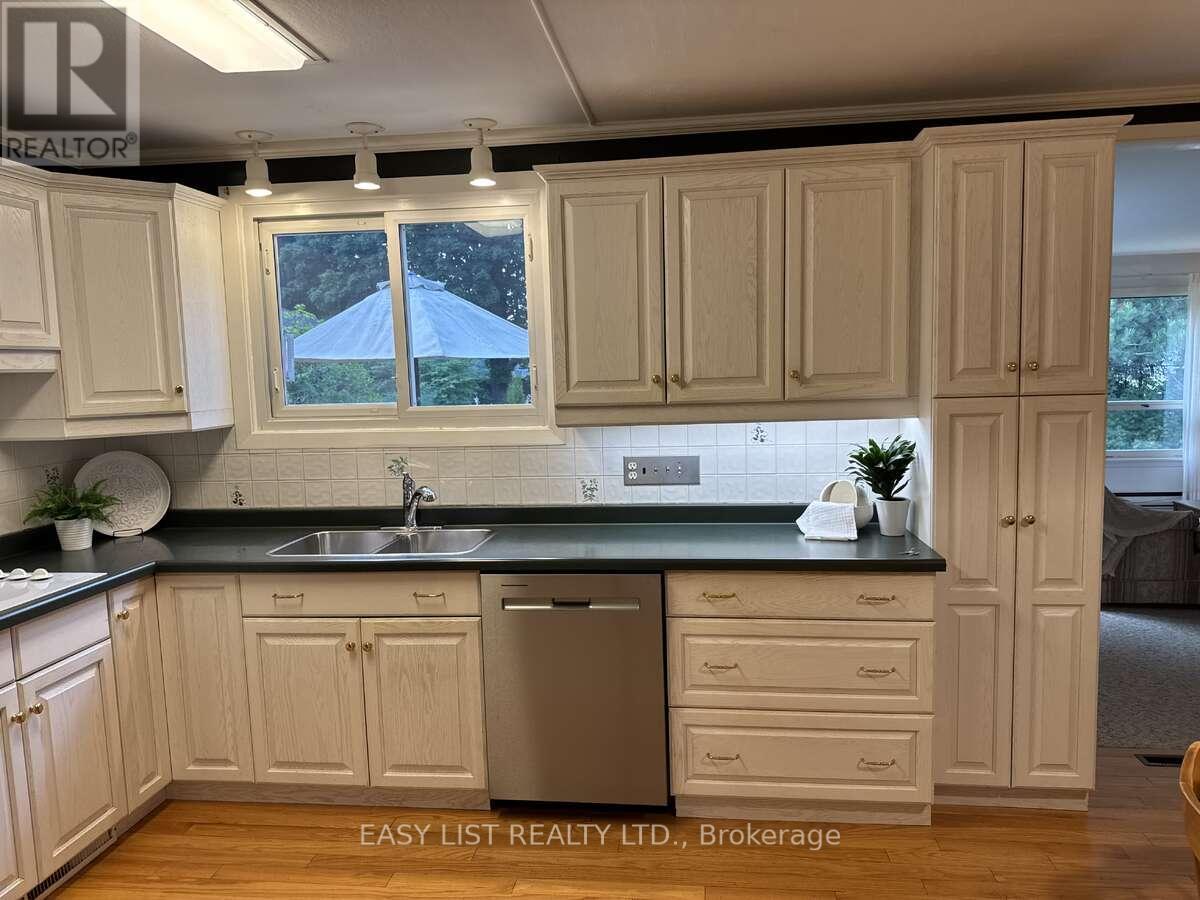 570 7th Street W, Owen Sound, Ontario  N4K 3L6 - Photo 10 - X12518934