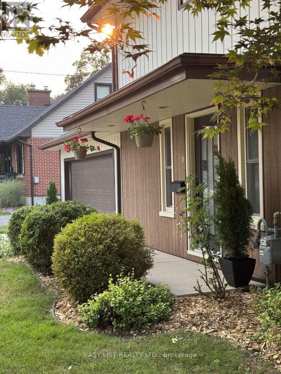 570 7th Street W, Owen Sound, Ontario  N4K 3L6 - Photo 3 - X12518934