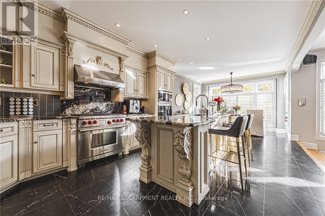 712 Highvalley Road, Hamilton, Ontario  L9G 4E9 - Photo 12 - X12518940