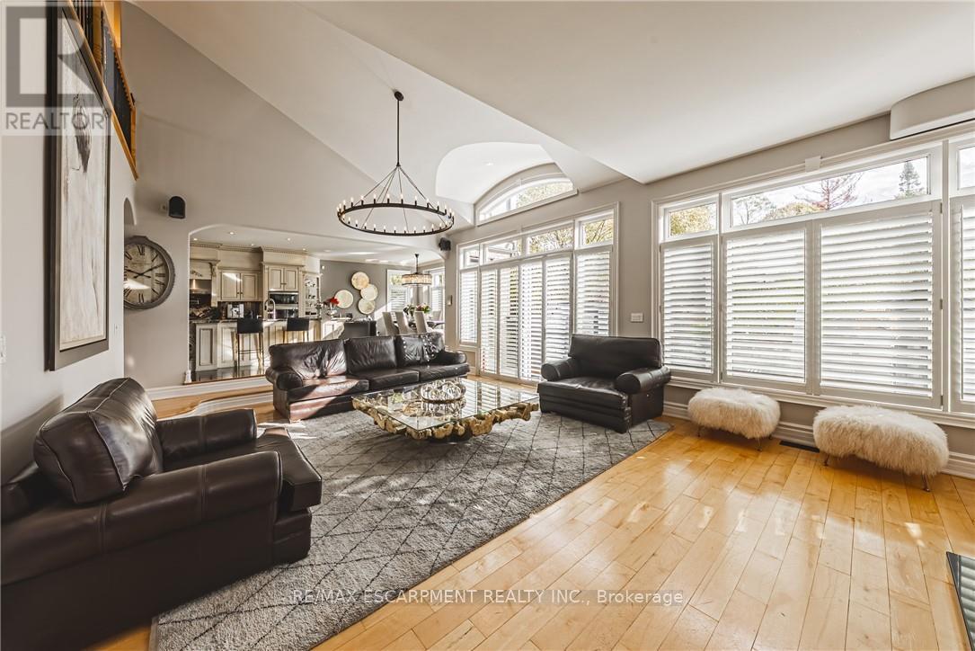 712 Highvalley Road, Hamilton, Ontario  L9G 4E9 - Photo 17 - X12518940