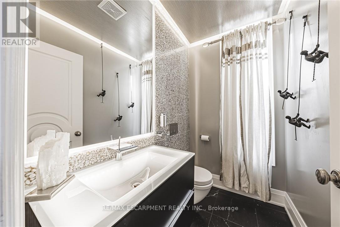 712 Highvalley Road, Hamilton, Ontario  L9G 4E9 - Photo 21 - X12518940