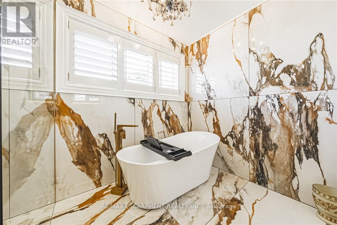 712 Highvalley Road, Hamilton, Ontario  L9G 4E9 - Photo 27 - X12518940