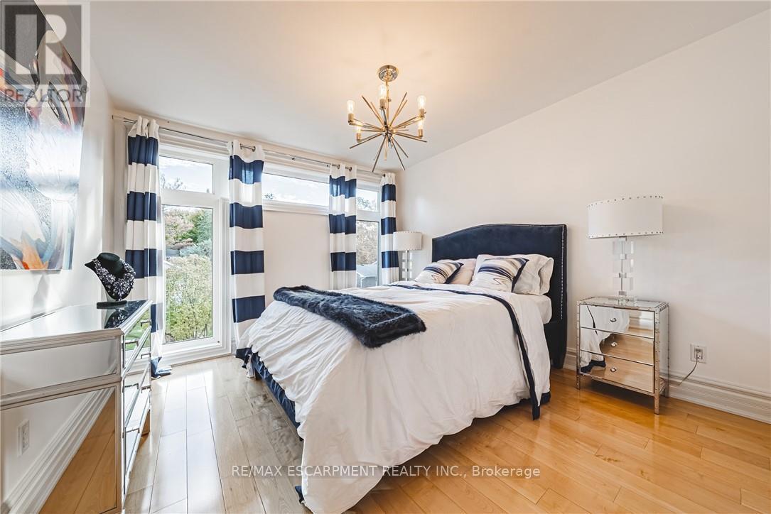 712 Highvalley Road, Hamilton, Ontario  L9G 4E9 - Photo 30 - X12518940