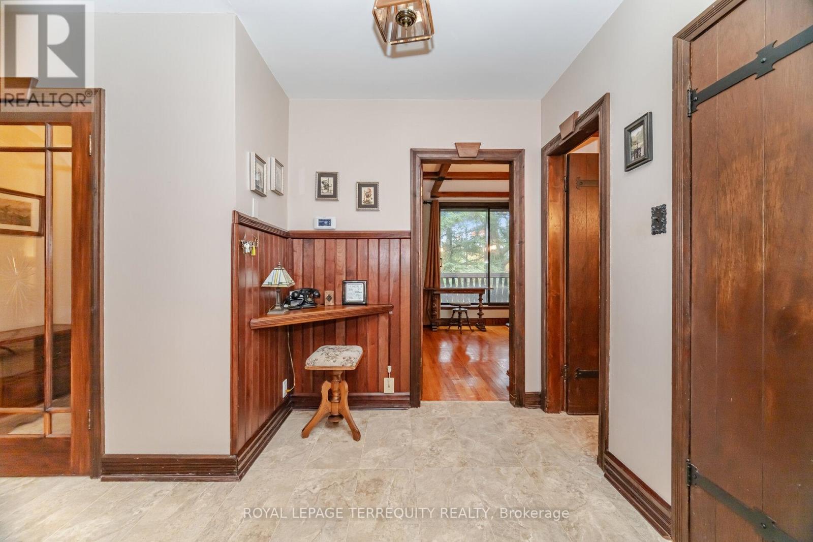 14 Avon Drive, Hamilton, Ontario L9H 3N7 - Photo 19 - X12519072