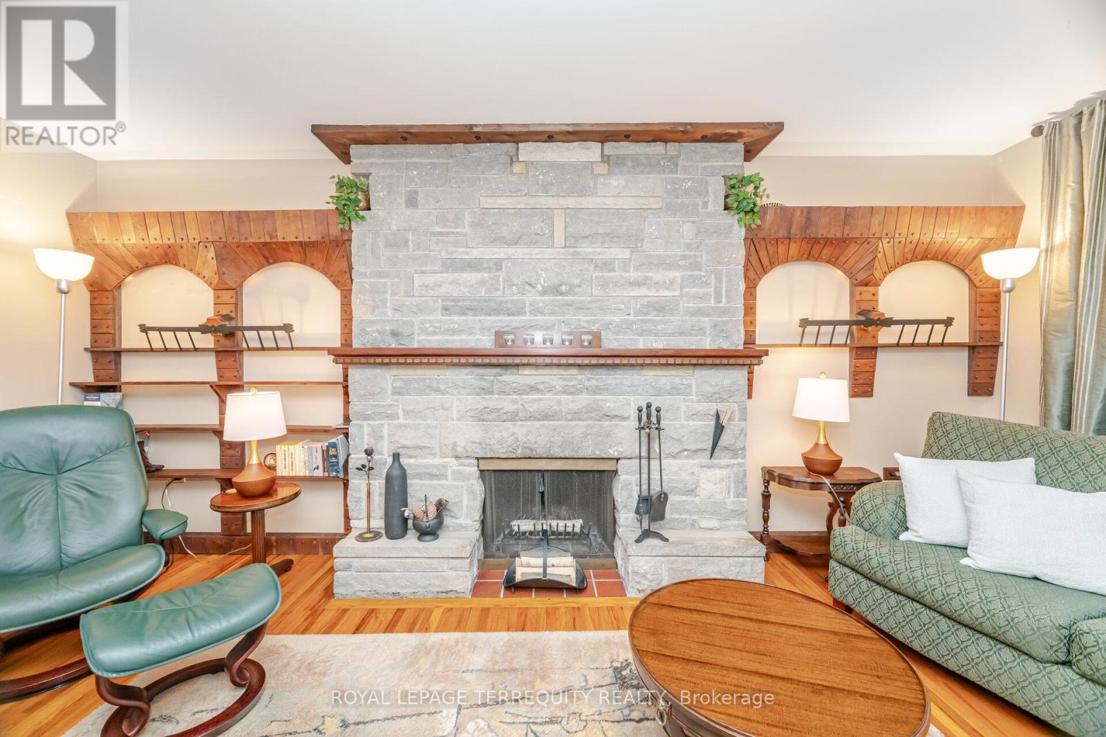 14 Avon Drive, Hamilton, Ontario L9H 3N7 - Photo 8 - X12519072