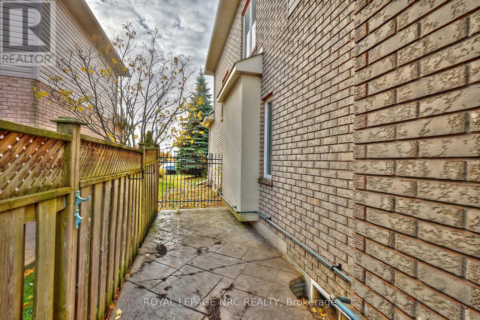 23 Moorland Crescent, Hamilton, Ontario  L9K 1N6 - Photo 39 - X12519092
