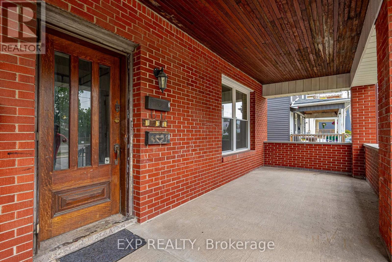 4865 Armoury Street, Niagara Falls, Ontario  L2E 1S9 - Photo 3 - X12519158