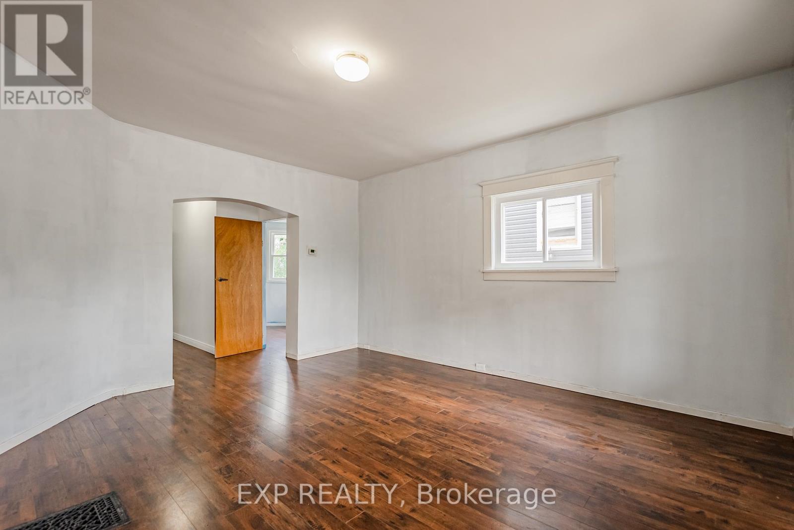 4865 Armoury Street, Niagara Falls, Ontario  L2E 1S9 - Photo 5 - X12519158