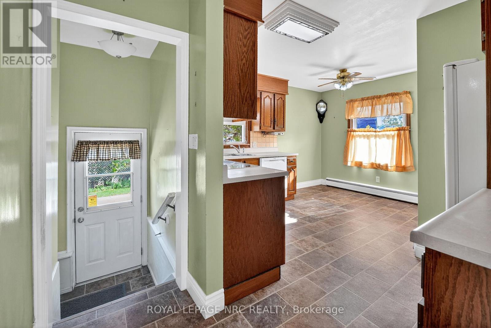 2 Mary Street, St. Catharines, Ontario  L2N 5A6 - Photo 10 - X12519198