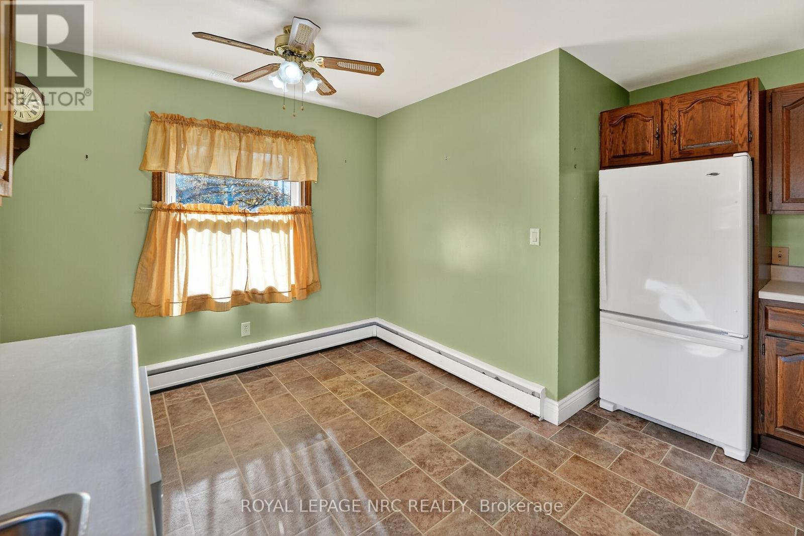 2 Mary Street, St. Catharines, Ontario  L2N 5A6 - Photo 14 - X12519198