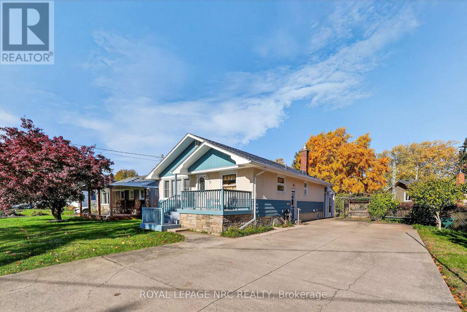 2 Mary Street, St. Catharines, Ontario  L2N 5A6 - Photo 3 - X12519198